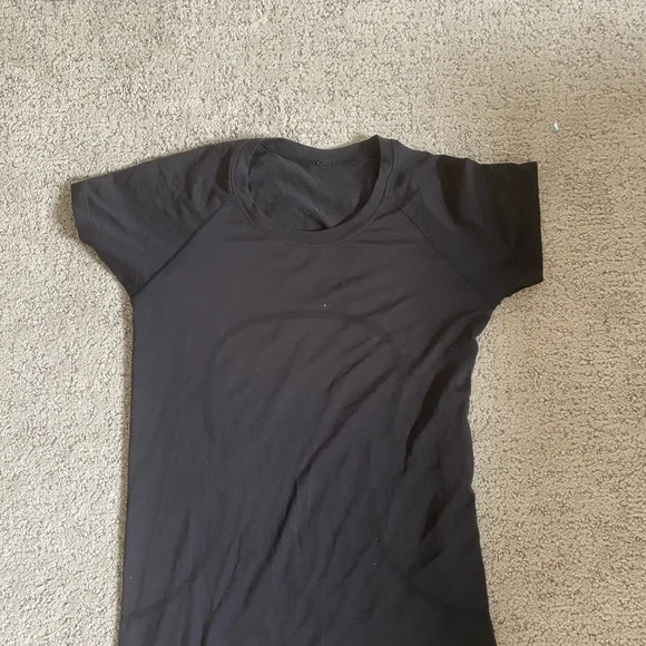 Lululemon Swiftly Tech 2.0 in Black - Picture 3 of 3